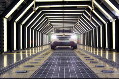 东风雪铁龙天逸下线 一个外表骚气的大暖男