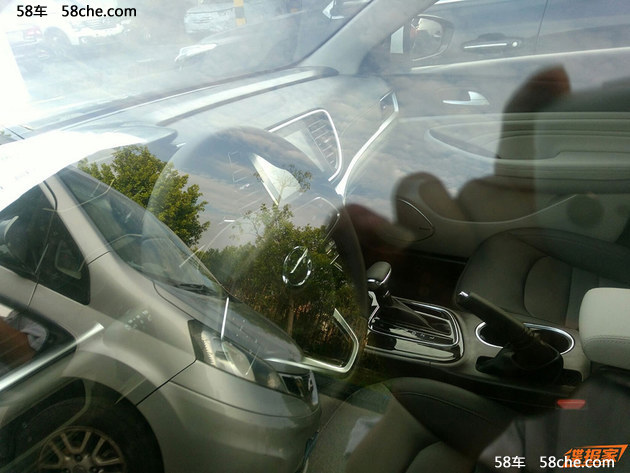 广汽传祺GA4路试谍照曝光 家族式风格