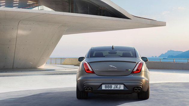 捷豹推出全新XJR575 性能与奢华的结合