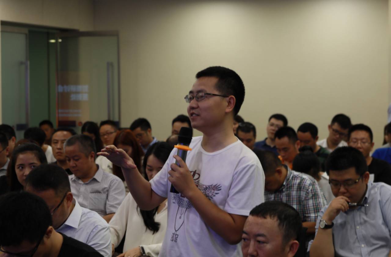 四川证券期货业协会举办首场高规格人工智能研