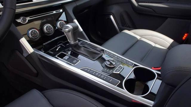 哈弗家族中的“非主流”?试驾哈弗H7