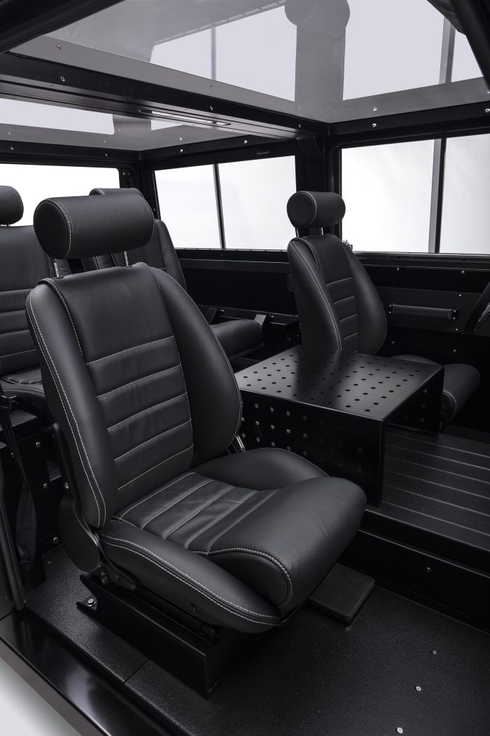 组图:属于硬汉的电动汽车 BOLLINGER B1原型车曝光