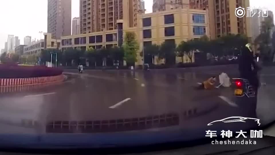 电动车雨天事故高发，原因竟是这个！