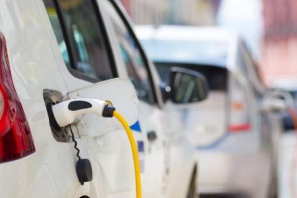 汽柴油车禁售令如火如荼 转型电动车的挑战有哪些？