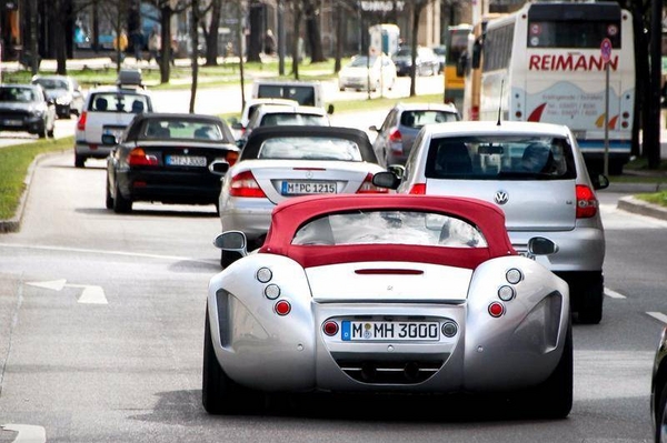 德国汽车，即使脸上抹泥，那也还是你大爷