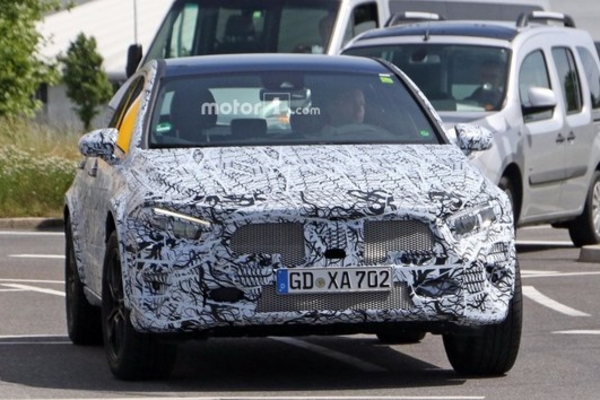 疑似新一代奔驰GLA谍照曝光 或明年发布