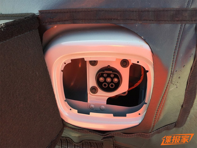 Jeep自由光混动版谍照曝光 插电式混动