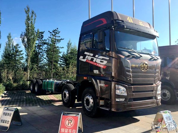 解放13L天然气JH6上市 内蒙抢先登陆