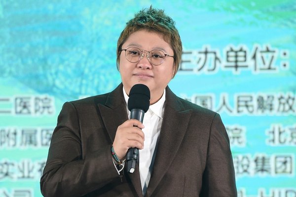 远景SUV为爱再出征 与董卿殷桃同助“百人援宁”