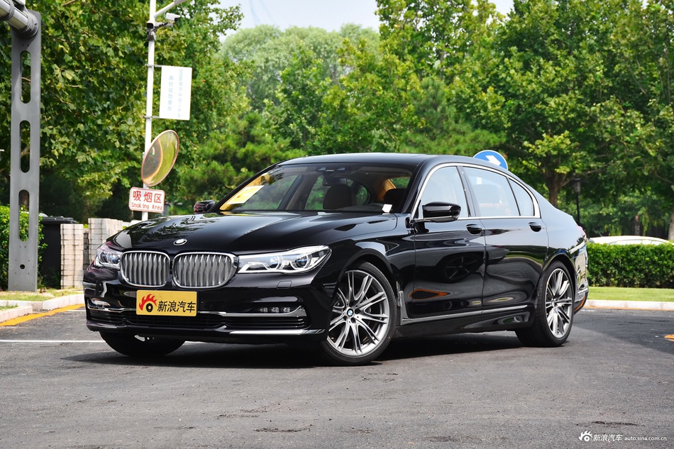 2018款宝马7系740Li 3.0T自动尊享型卓越套装xDrive