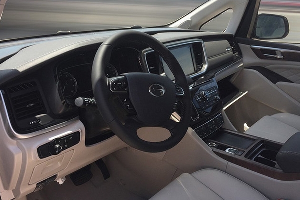 广汽传祺GM8内饰细节曝光 12月正式上市