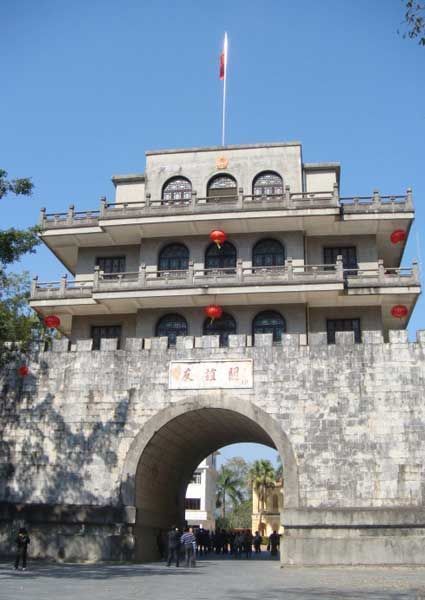 友谊关 图:新浪博主/江南好 友谊关 图:新浪博主/江南好