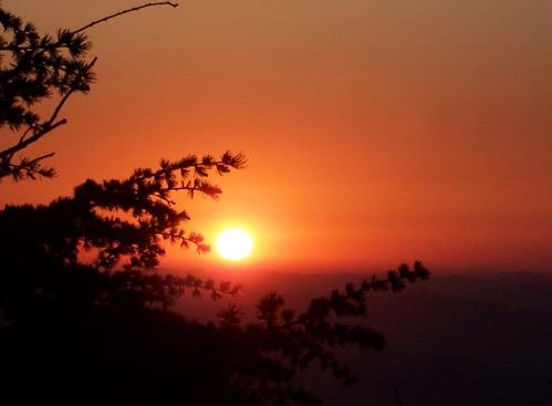 旭日曙光破黎明 登顶泰山必须看的四大奇观