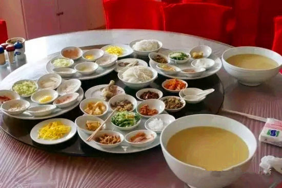 鸡肉过桥米线 鸡肉过桥米线