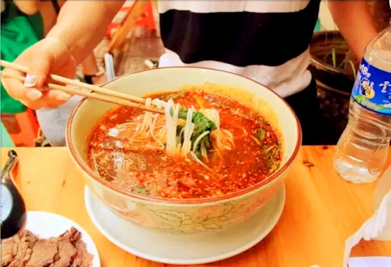 牛肉过桥米线 牛肉过桥米线