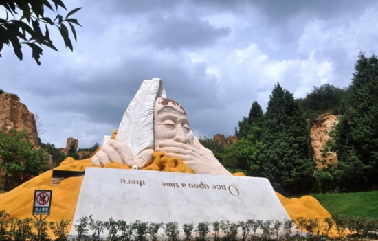 陆良彩色沙林的雕塑 陆良彩色沙林的雕塑