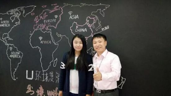 连接网小编与朴大勇(图右)的合影 连接网小编与朴大勇(图右)的合影