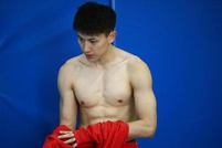 中国男篮备战训练众将秀肌肉