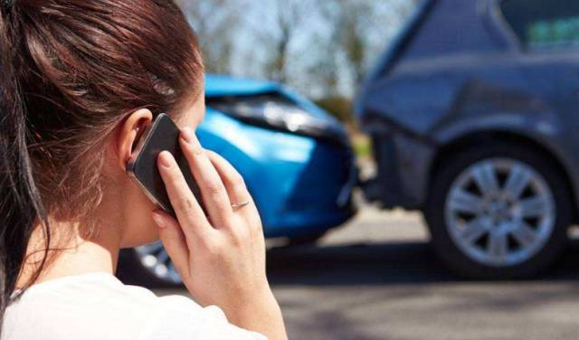 开车不小心发生刮蹭,如何快速获得理赔?