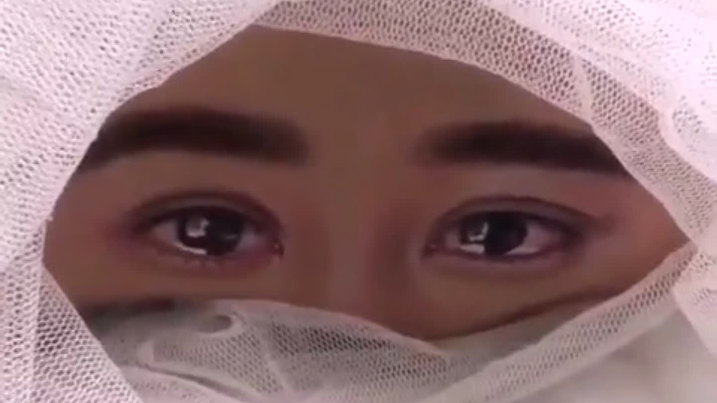 地铁上这个是什么鬼,难道真的有特异功能?搞笑内涵图朋友圈分享