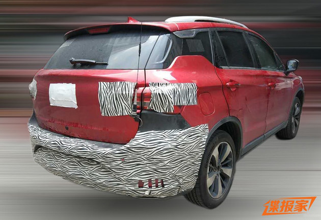 传祺新款GS4谍照 配LED大灯/全新中控屏