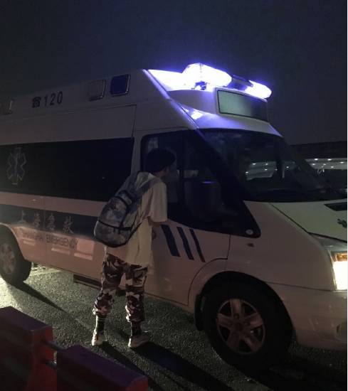 奇葩!网约顺风车竟叫来一辆“救护车”!