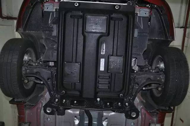 关于发动机底盘护板,该如何取舍?