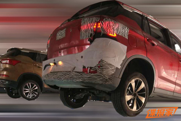 传祺新款GS4谍照 配LED大灯/全新中控屏