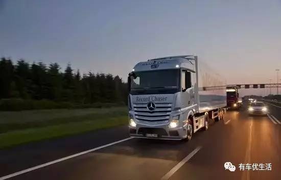 车大灯“闪一下”、“闪两下”、“闪三下”,原来是这个意思!