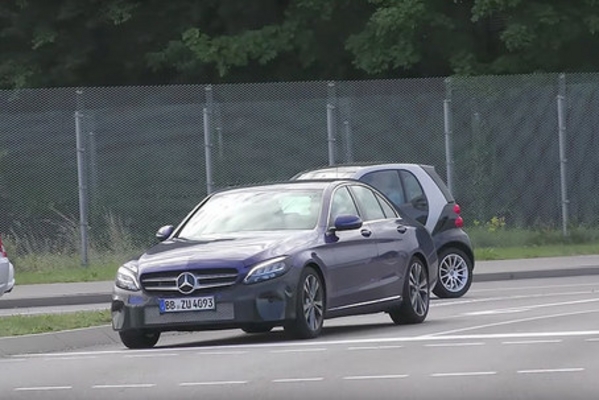 2017法兰克福车展 奔驰新款C级谍照曝光