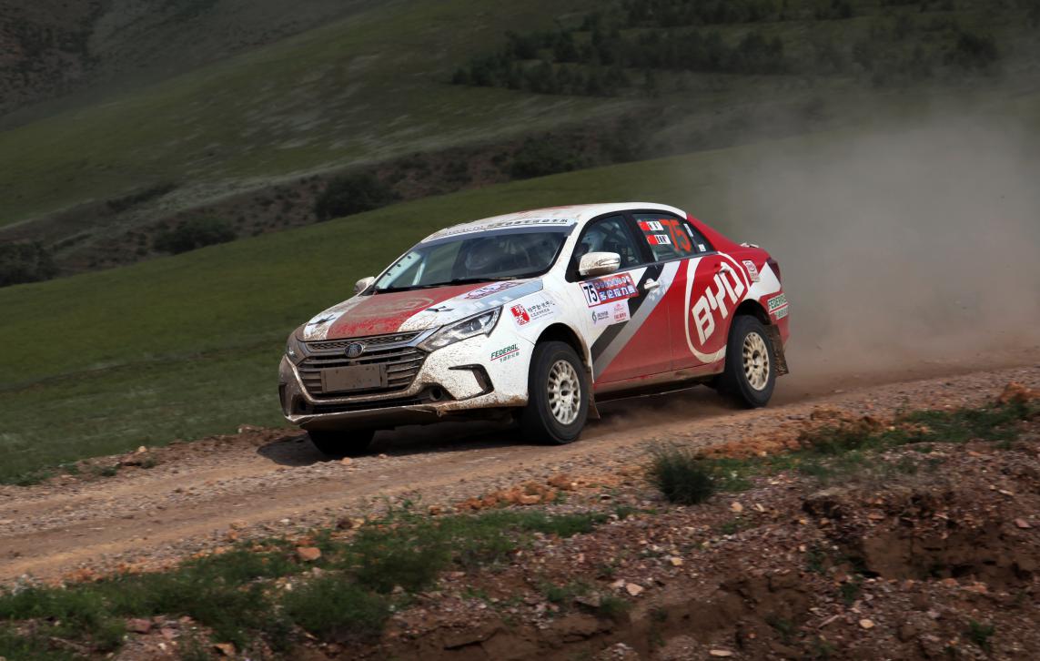 宋楠:傲战多轮之比亚迪CRC版秦100赛车