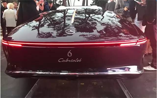 奔驰把游艇改成跑车 直怼劳斯莱斯?!