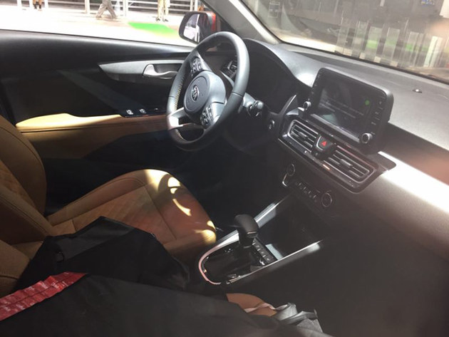 成都车展 起亚全新福瑞迪车型正式亮相