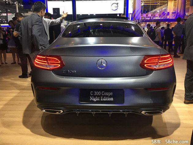 成都车展 奔驰C 300轿跑璨夜特别版亮相