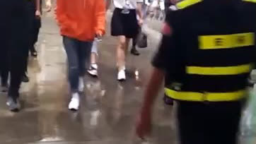 邓紫棋参加车展活动，活力四射，视频by ​