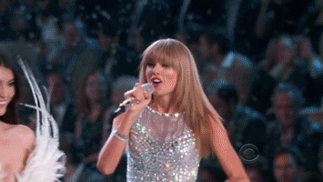 网友恶搞Taylor Swift在“维秘”舞台上的表演
