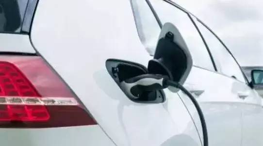 骨牌效应显现：双积分催生新能源汽车洗牌大戏？