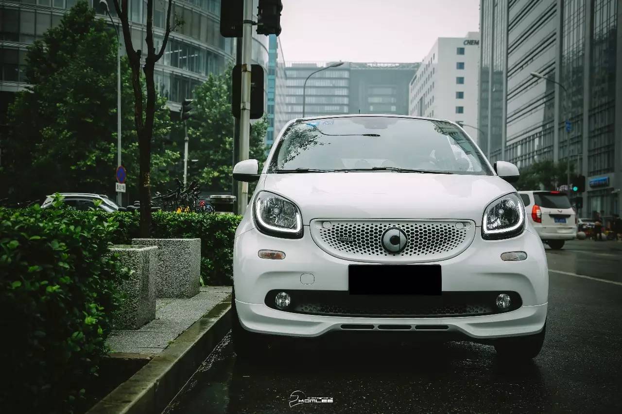 10.5秒的后置后驱小钢炮丨试BRABUS Smart