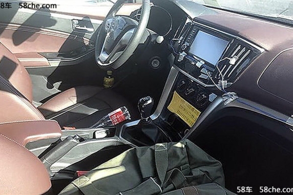 曝启辰新款T70X内饰谍照 有望年内上市
