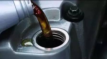 这三十款车烧的不是汽油是机油！看看你的车是不是也有这毛病！