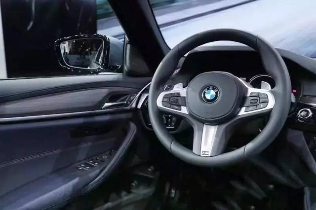 全新宝马5系标准轴距版46.58万起售,让运动和舒适找到平衡