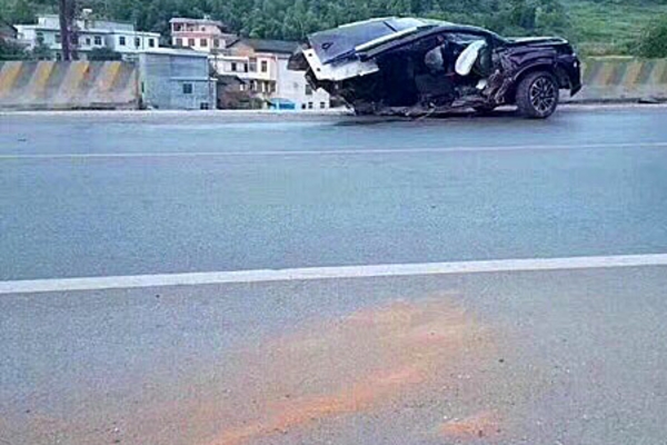 侧面撞柱的危险性你知道吗？传祺GS4断裂事件客观分析