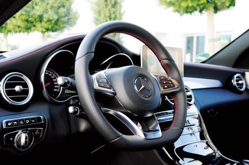 为什么用“平底方向盘”的车型越来越多?