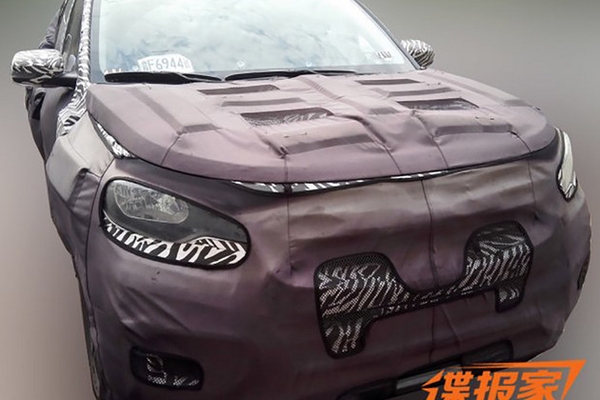 起亚全新紧凑型SUV谍照曝光 或命名KX4