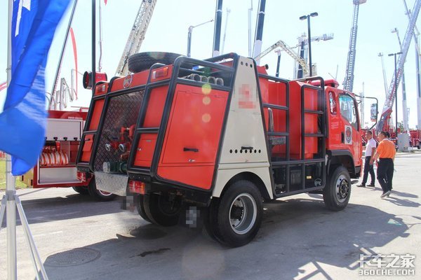 消防车销售水更深 扒皮+吃回扣导致价高