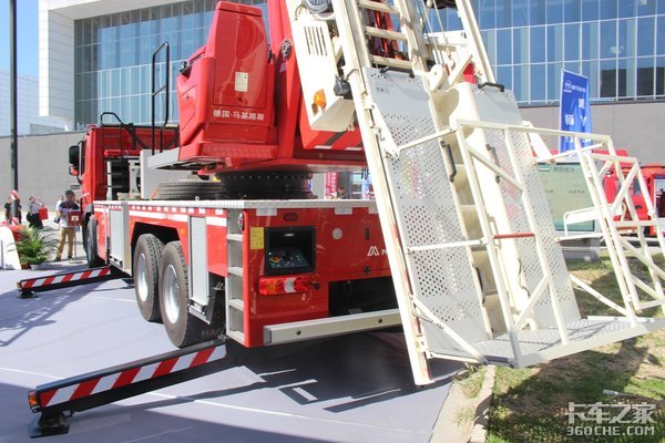 消防车销售水更深 扒皮+吃回扣导致价高