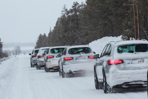 奔驰氢燃料混合动力汽车亮相法兰克福车展