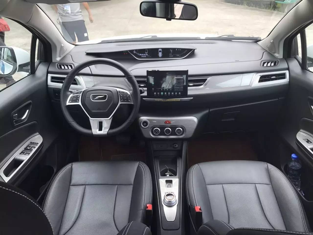 续航超300公里,8万左右开售,这款莆田造的纯电动车靠谱吗?