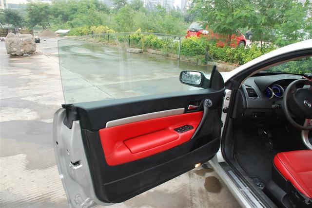 这敞篷跑车卖16万,无框车门不输CC,立体车标胜似劳斯莱斯