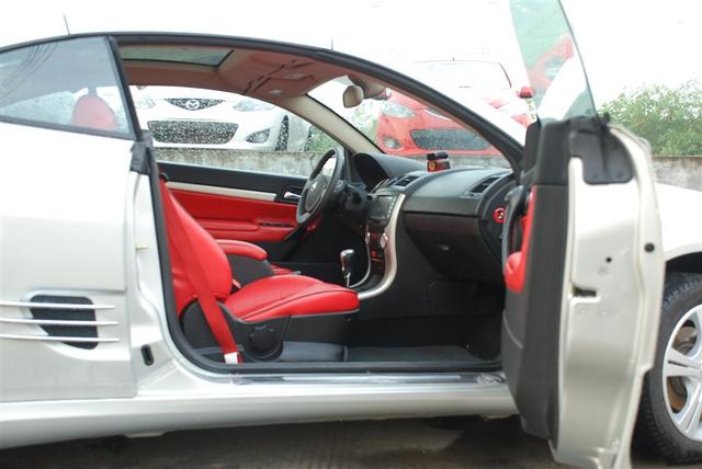 这敞篷跑车卖16万,无框车门不输CC,立体车标胜似劳斯莱斯